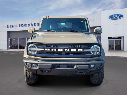 New 2025 Ford Bronco Outer Banks image 2