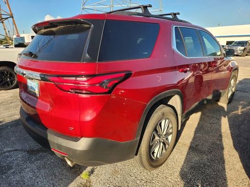 Used 2023 Chevrolet Traverse LT FWD image 5
