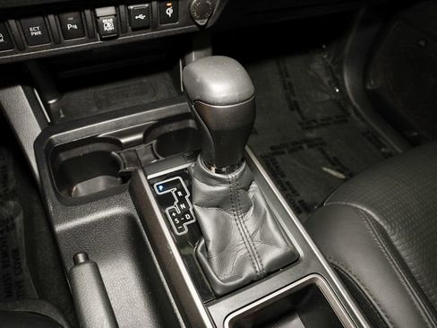 Used 2022 Toyota Tacoma TRD Sport w/ TRD Premium Sport Package image 16