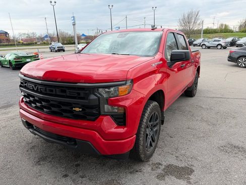Used 2022 Chevrolet Silverado 1500 Custom image 2