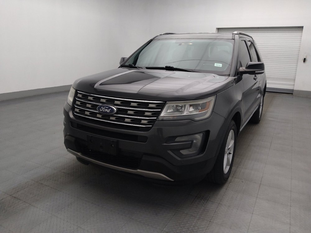Used 2017 Ford Explorer XLT w/ Equipment Group 202A AWD/4WD image 15