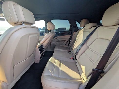 Used 2023 Porsche Cayenne image 12