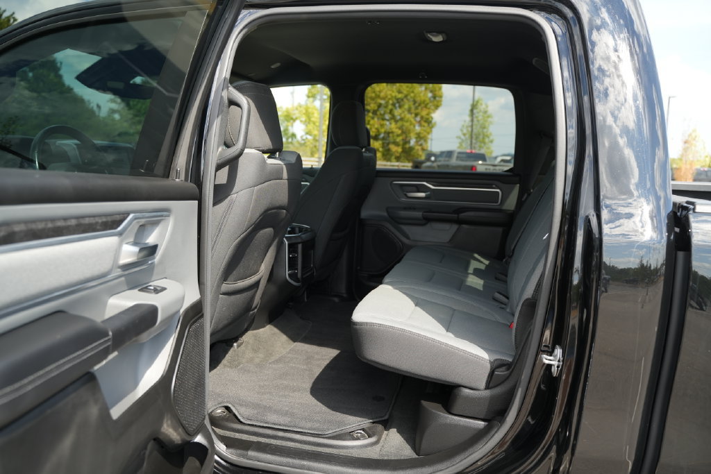 Used 2023 RAM 1500 Big Horn AWD/4WD image 15