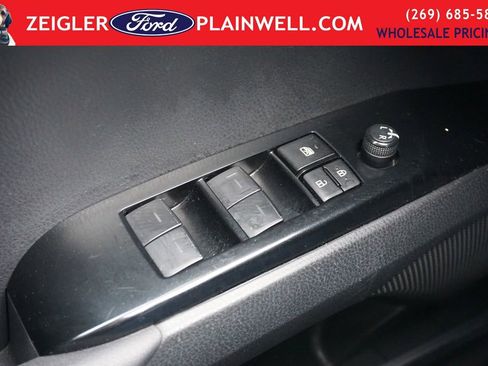 Used 2025 Toyota Camry LE image 27