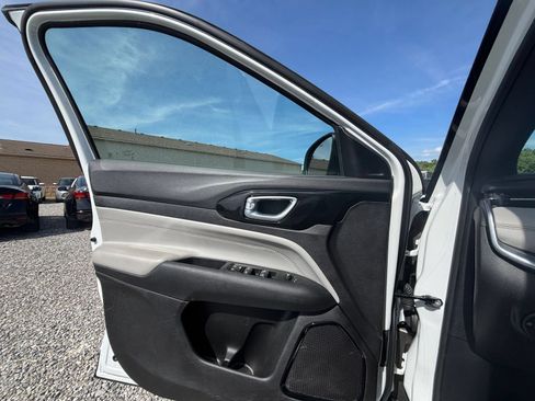 Used 2025 Jeep Compass Limited AWD/4WD image 18