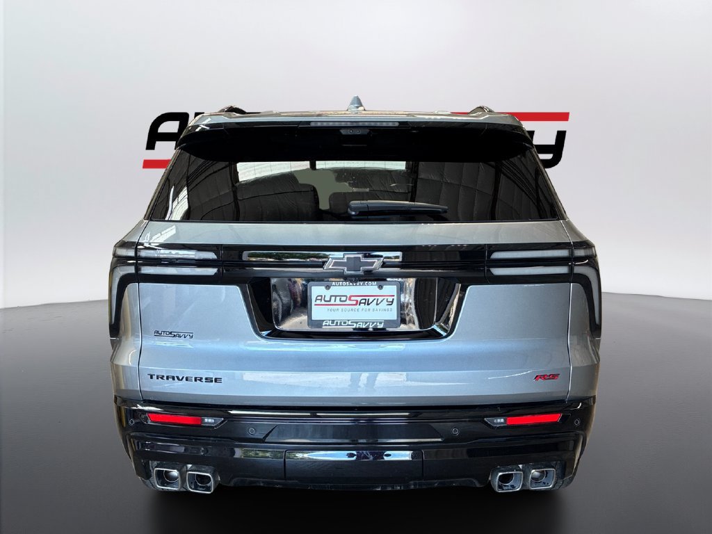 Used 2024 Chevrolet Traverse RS FWD image 6