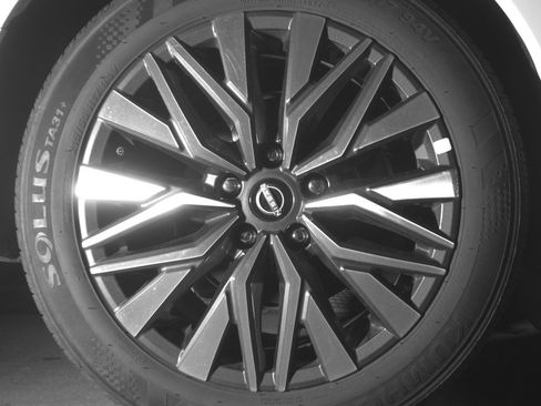 Used 2025 Nissan Altima 2.5 SV image 15