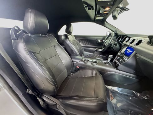 Used 2020 Ford Mustang Premium image 28
