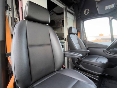 Used 2021 Mercedes-Benz Sprinter 4500 w/ Parking Package image 18
