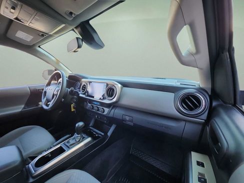 Used 2022 Toyota Tacoma SR5 w/ Technology Package image 26