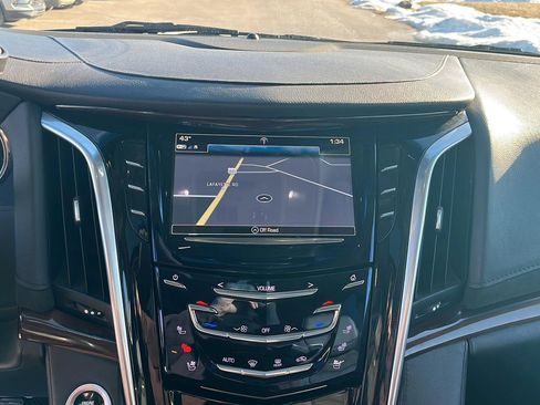 Used 2020 Cadillac Escalade ESV Luxury image 20