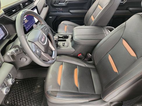 Used 2023 GMC Sierra 1500 AT4 w/ AT4 Premium Package AWD/4WD image 13