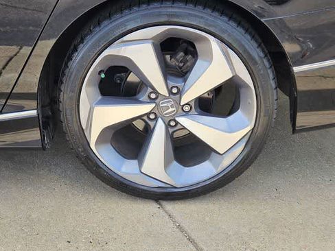 Used 2020 Honda Accord Touring image 14