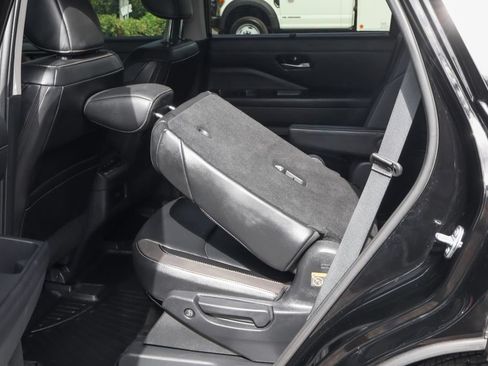 Used 2024 Nissan Pathfinder SL w/ SL Premium Package FWD image 43