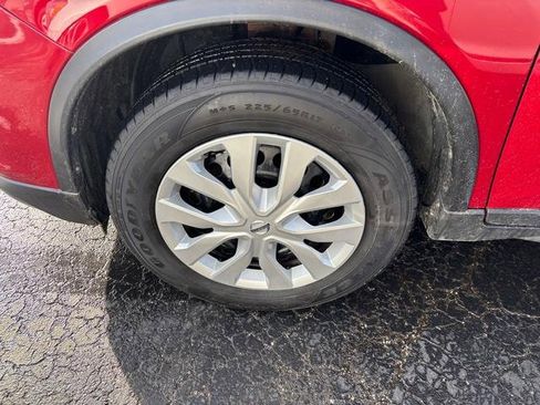 Used 2017 Nissan Rogue S image 27