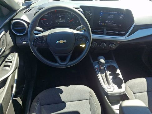 Certified 2024 Chevrolet Trax LS w/ LS Convenience Package FWD image 11