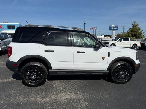 Used 2025 Ford Bronco Sport Badlands image 6