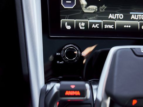 Used 2021 Lamborghini Urus image 69