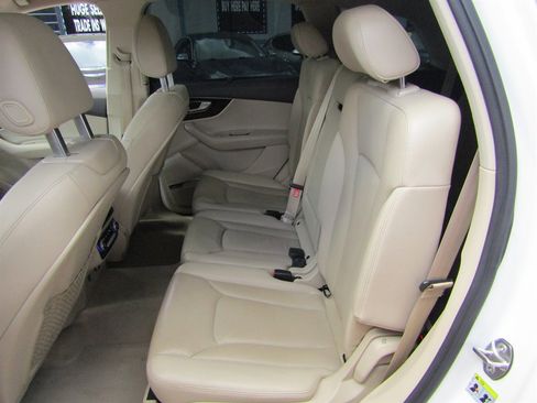Used 2018 Audi Q7 3.0T Premium Plus image 10