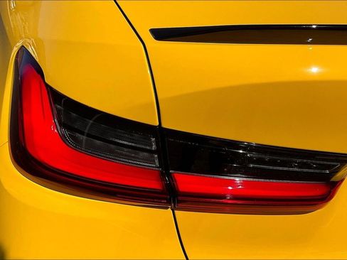 Used 2025 BMW M3 w/ Executive Package RWD image 23