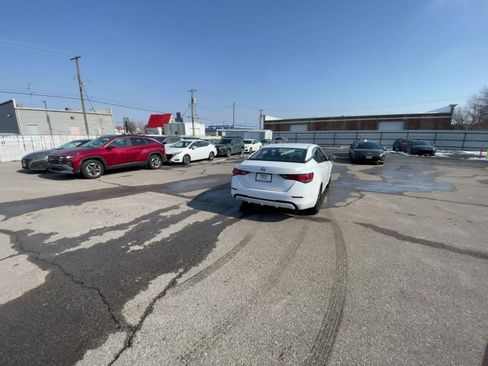 Used 2025 Nissan Sentra SV image 16