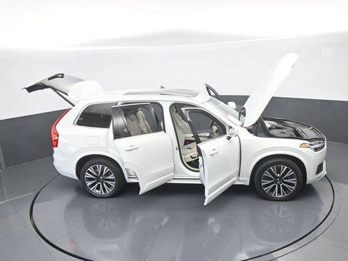 Used 2020 Volvo XC90 T5 Momentum w/ Protection Package Premier image 70