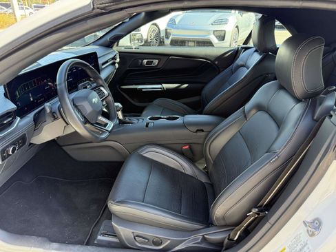 Used 2025 Ford Mustang GT Premium image 5