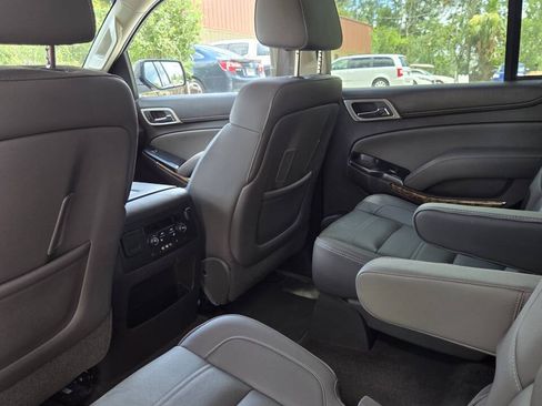 Used 2015 GMC Yukon Denali w/ Premium Package AWD/4WD image 8