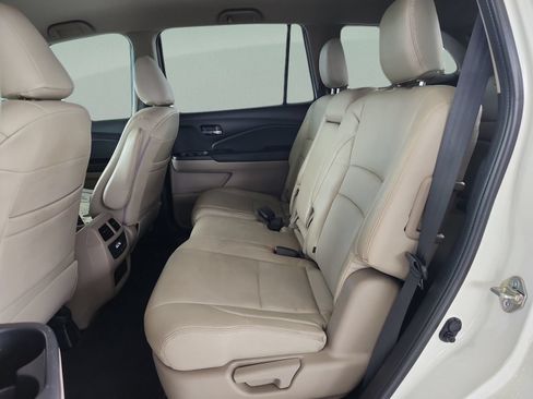 Used 2018 Honda Pilot EX image 17
