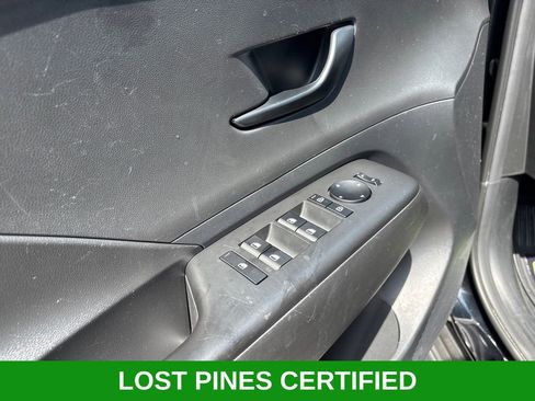 Used 2025 Hyundai Kona SEL image 23