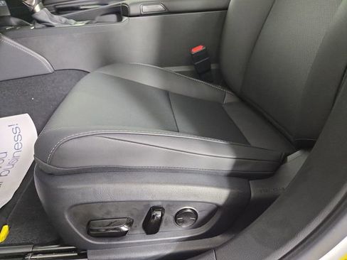 Used 2025 Lexus ES 350 w/ Premium Package image 33