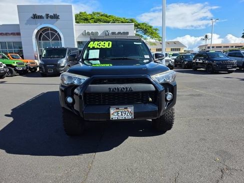 Used 2018 Toyota 4Runner SR5 Premium w/ Wilderness Package AWD/4WD image 2