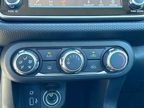 New 2025 Nissan Kicks Play S image 15