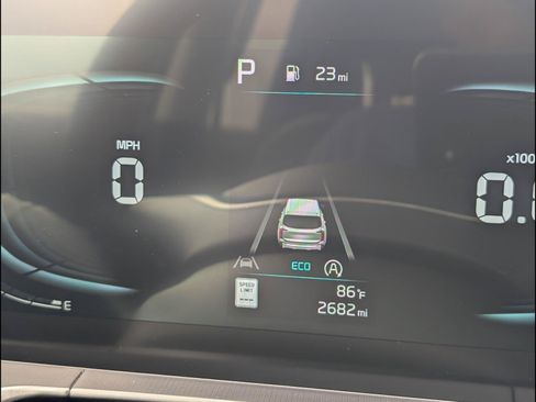 Used 2024 Kia Telluride S FWD image 9