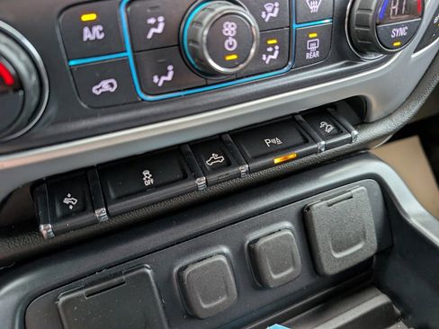 Used 2018 GMC Sierra 1500 SLE w/ SLE Value Package image 27