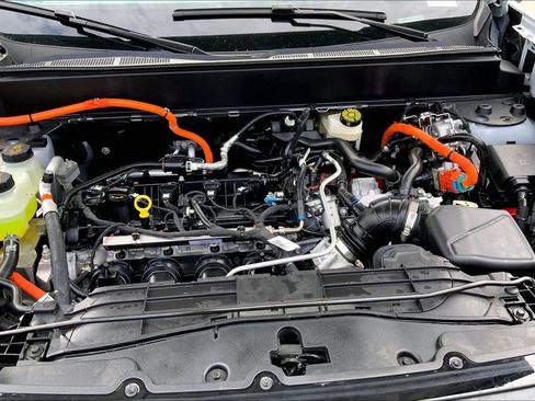 Used 2025 Ford Maverick Lariat w/ Black Appearance Package AWD/4WD image 9