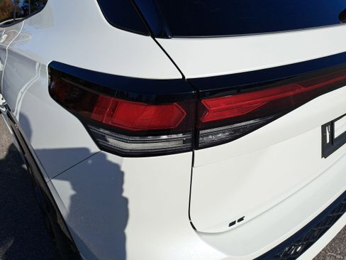 New 2026 Volkswagen Tiguan SE R-Line image 33