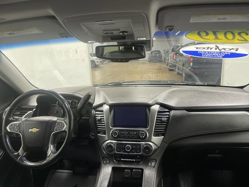 Used 2019 Chevrolet Suburban LT w/ Luxury Package image 23