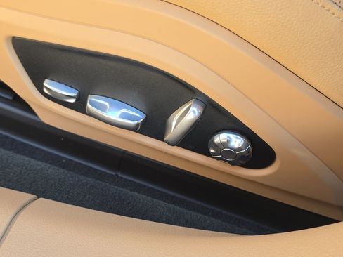 Used 2018 Porsche Panamera 4S image 12