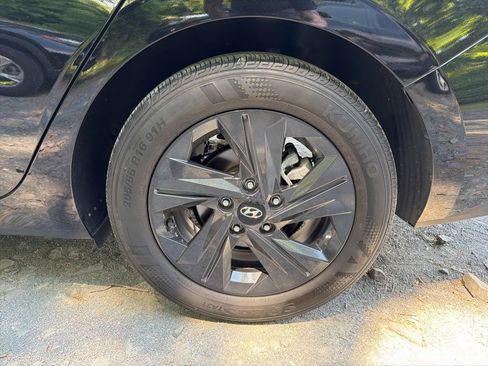 Certified 2023 Hyundai Elantra SEL w/ Cargo Package FWD image 6
