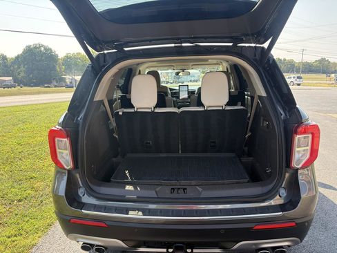 Used 2020 Ford Explorer Platinum w/ Premium Technology Package AWD/4WD image 4