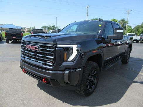 Certified 2024 GMC Sierra 2500 AT4 w/ AT4 Preferred Package AWD/4WD image 11