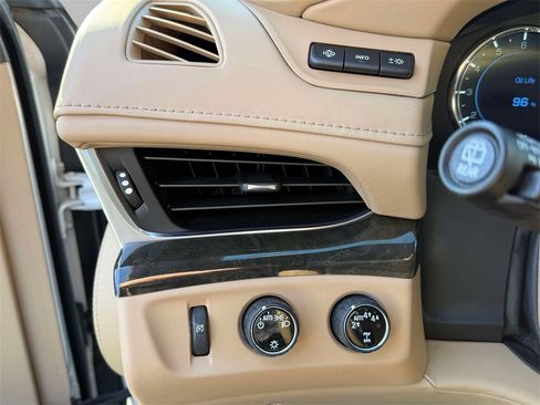 Used 2020 Cadillac Escalade ESV Platinum image 32