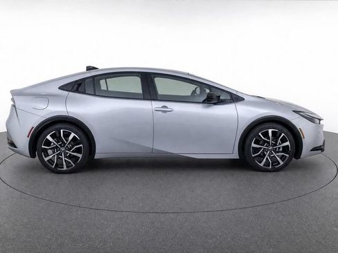 New 2026 Toyota Prius Plug-In Hybrid FWD image 8