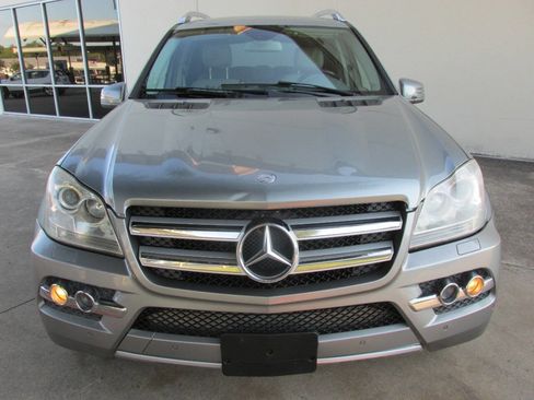 Used 2011 Mercedes-Benz GL 450 4MATIC image 2