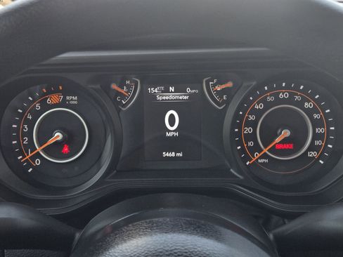 Used 2025 Jeep Wrangler Sport AWD/4WD image 15
