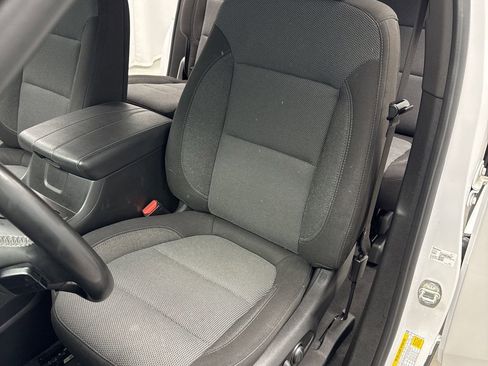 Used 2023 Chevrolet Traverse LT image 10