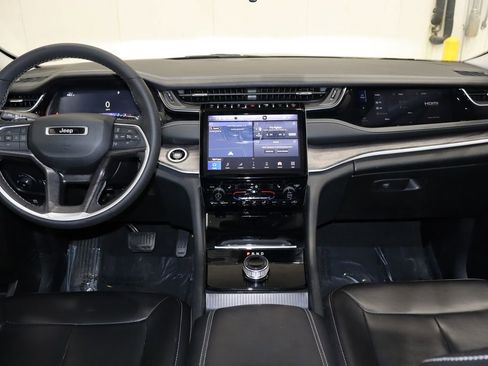 Used 2023 Jeep Grand Cherokee L Limited w/ Trailer Tow Group (B) image 33