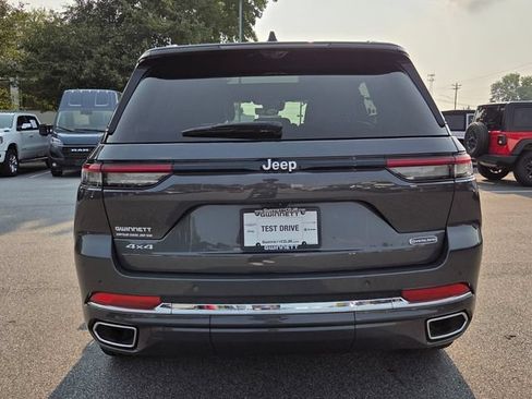 Used 2025 Jeep Grand Cherokee Overland w/ Luxury Tech Group IV AWD/4WD image 7