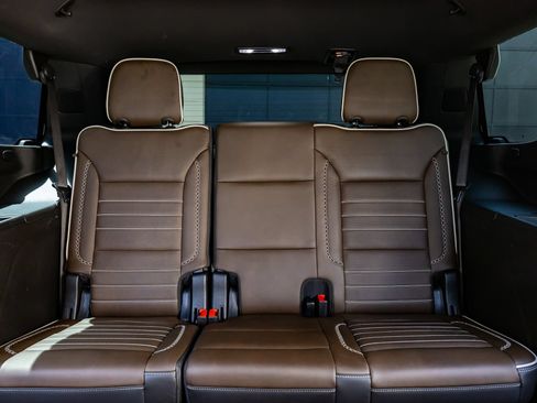 Used 2025 GMC Yukon Denali Ultimate AWD/4WD image 38